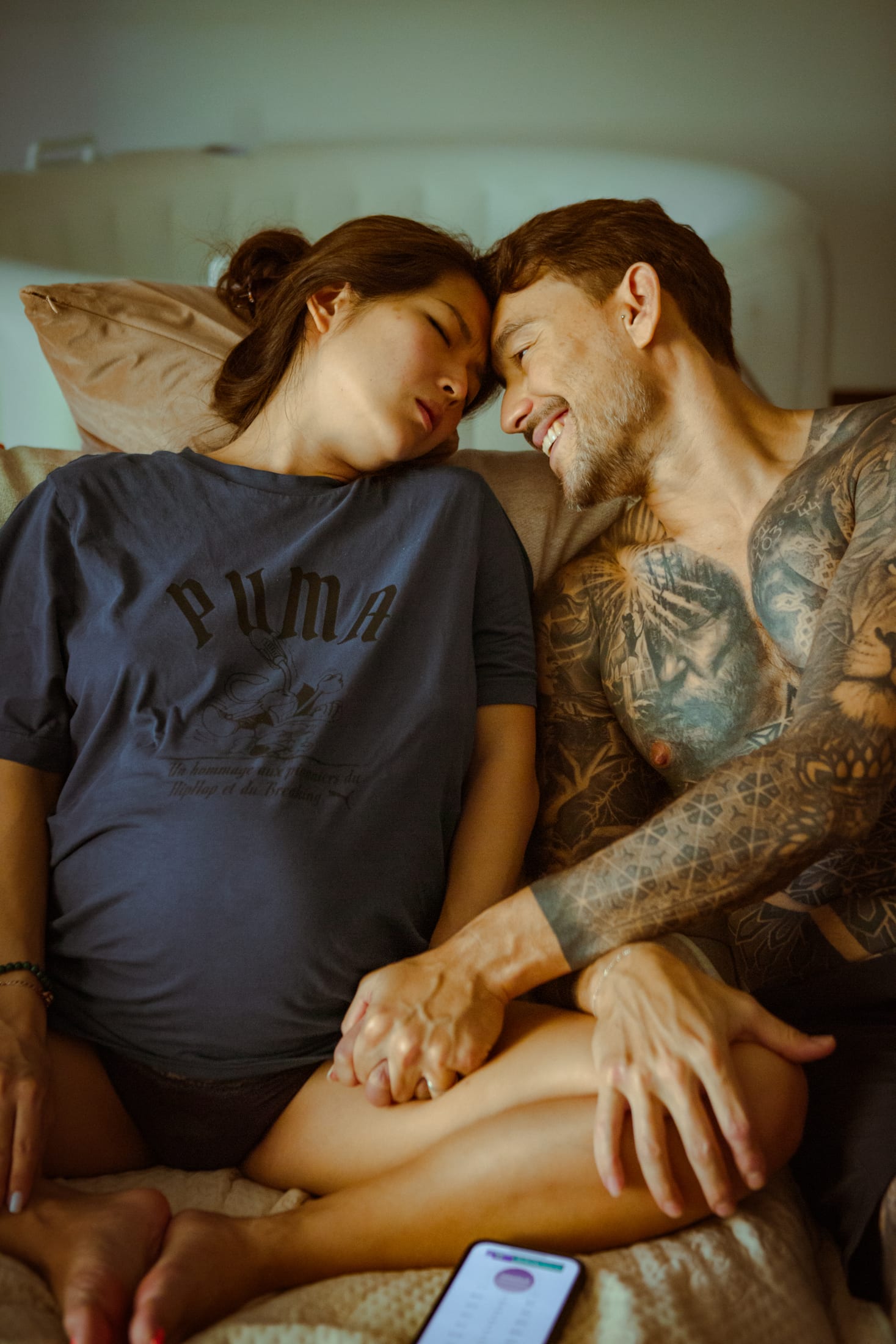 Paul beside Leila during early labour